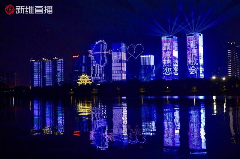 <a href='//www.snsrzx.cn' target='_balnk'>長沙</a>777架無人機(jī)燈光秀<a href='//www.snsrzx.cn' target='_balnk'>直播</a>