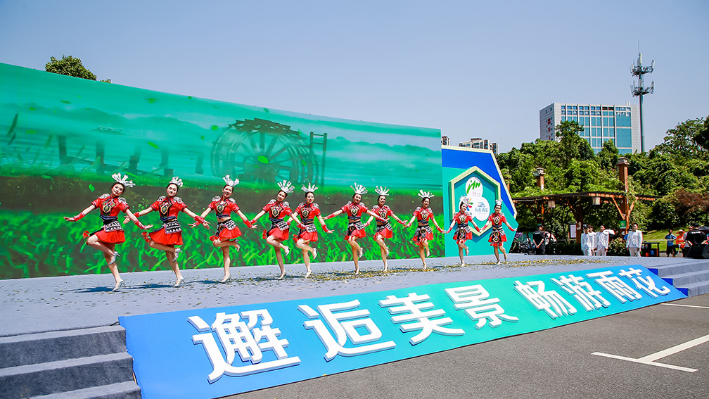 雨花區(qū)第四屆全民健身文化旅游節(jié)<a href='//www.snsrzx.cn' target='_balnk'>直播</a>