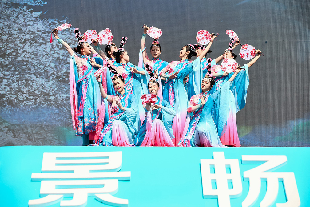 走進(jìn)雨花照片<a href='//www.snsrzx.cn' target='_balnk'>直播</a>
